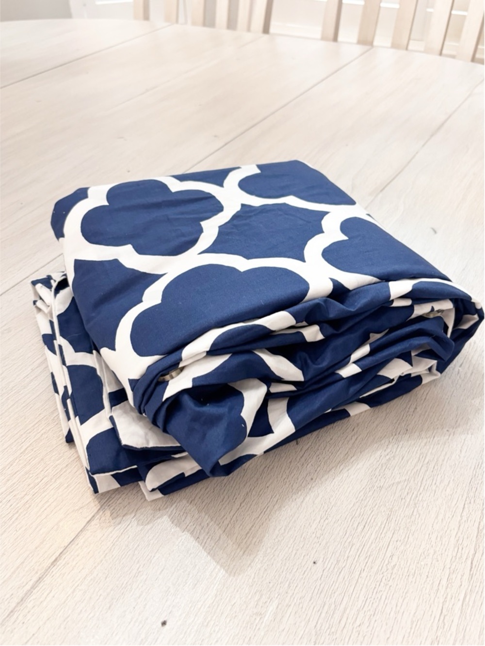 POTTERY BARN TEEN Blue White LUCKY CLOVER Quatrefoil Duvet Cover Twin 68” X 86”